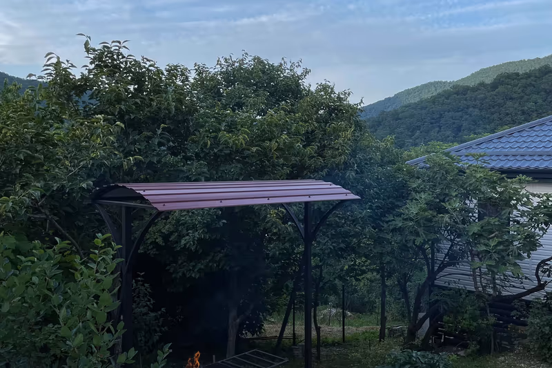 Зона барбекю с мангалом