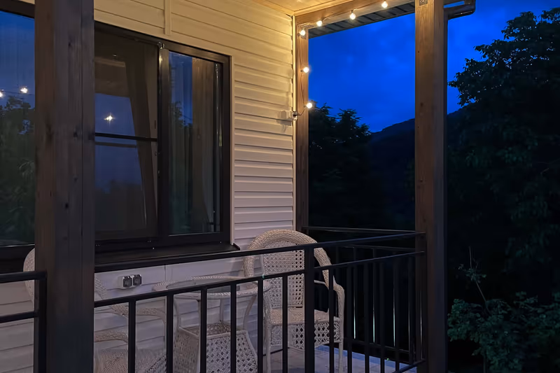 Открытая терраса с панорамным видом на горы